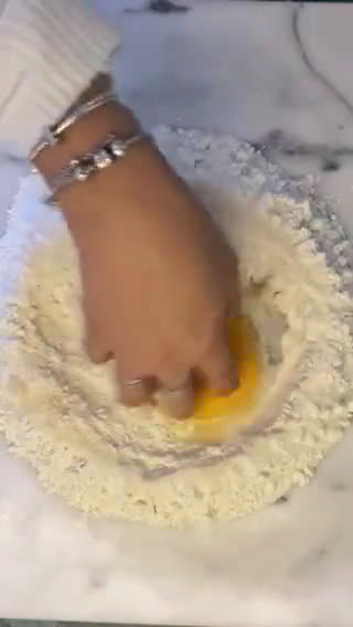 Foto del paso 1 de la receta: Rosca de reyes rellena de nutella