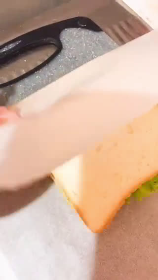 Foto langkah ke 2 dari resep Sandwich Sederhana.