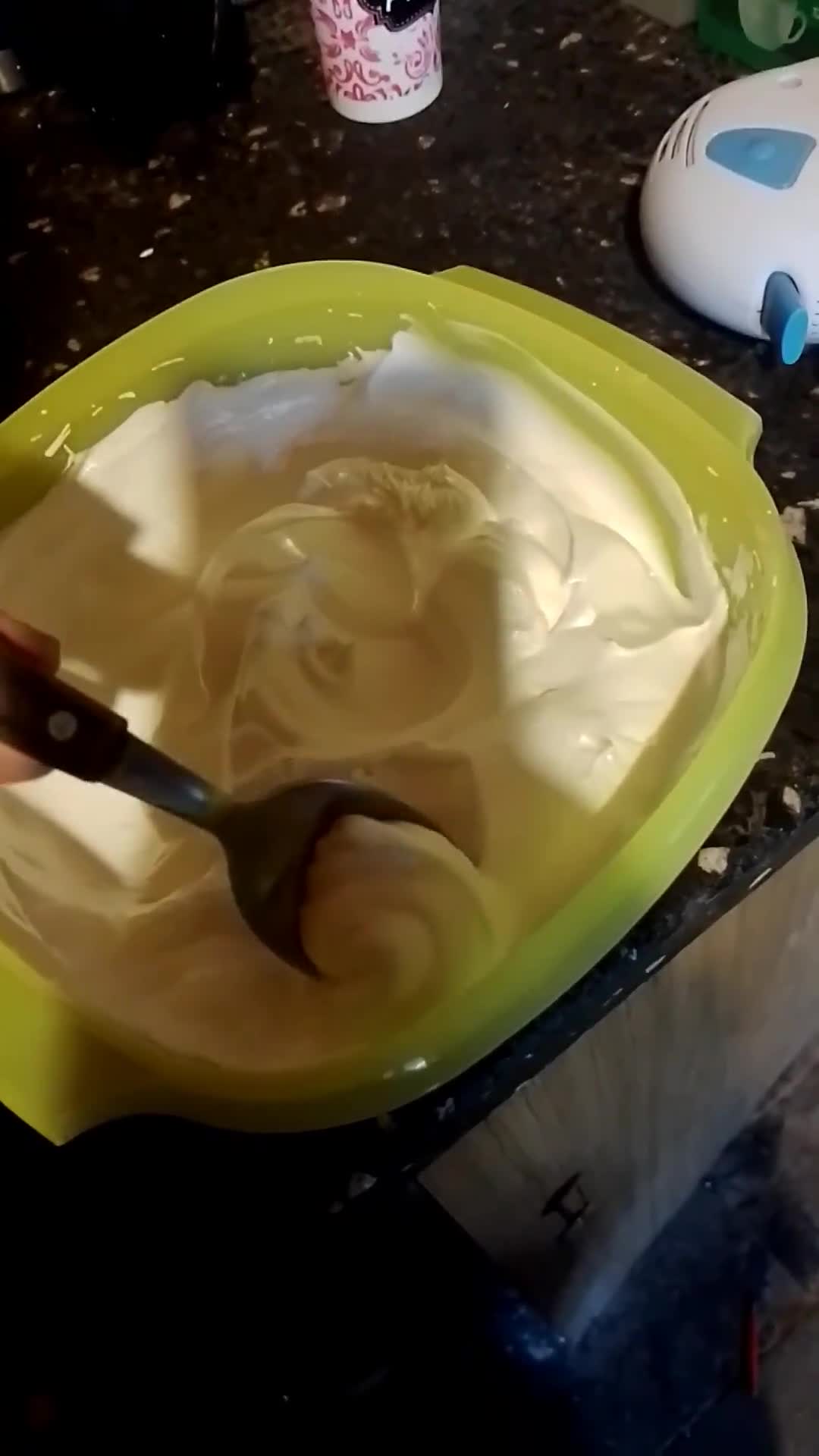 Foto del paso 8 de la receta: Bizcochuelo con merengue!