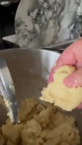 صورة لخطوة 2 من وصفة كعك بعجوة