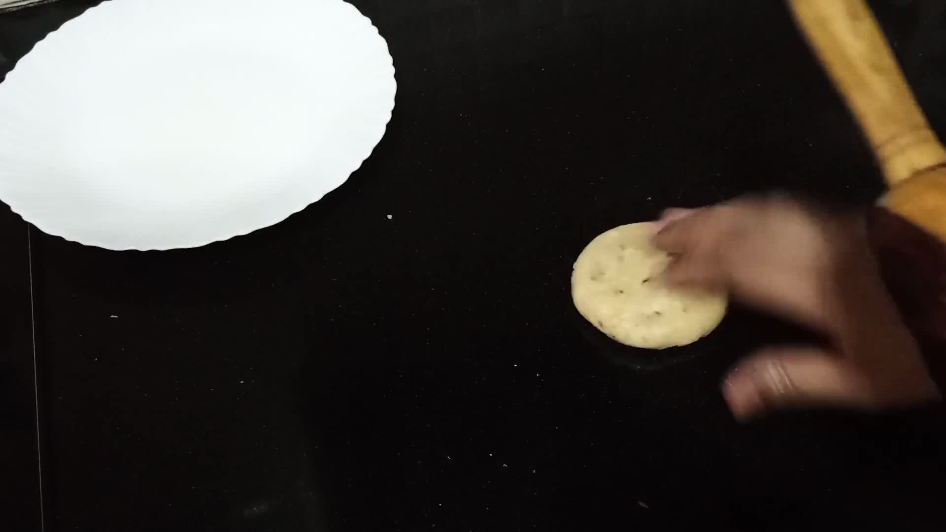 A picture of step 10 of Aloo Ke samosay.
