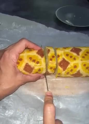 Foto langkah ke 17 dari resep Bolu Gulung Batik Gluten Free (Dengan Tepung Mocaf).