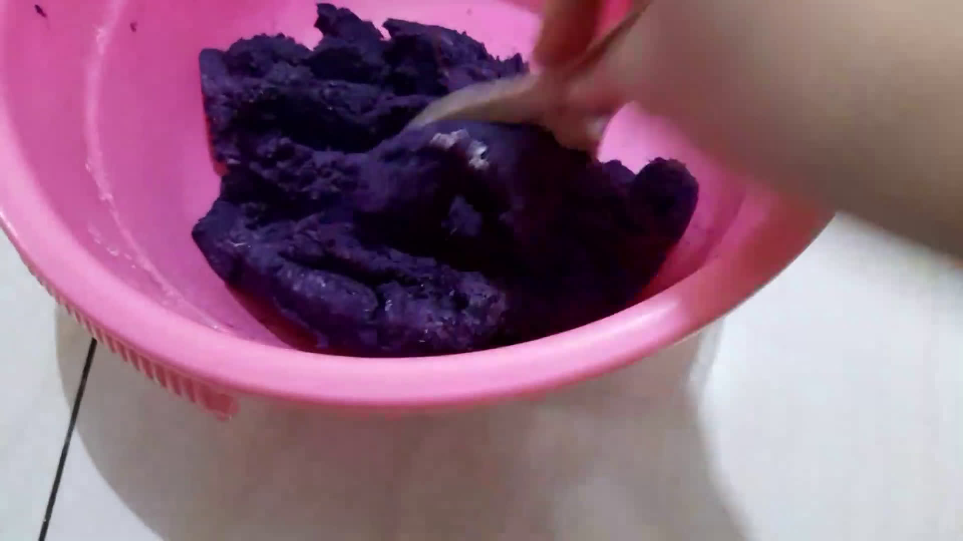 Foto langkah ke 2 dari resep Kolak Candil Ubi Ungu (Gula Merah).
