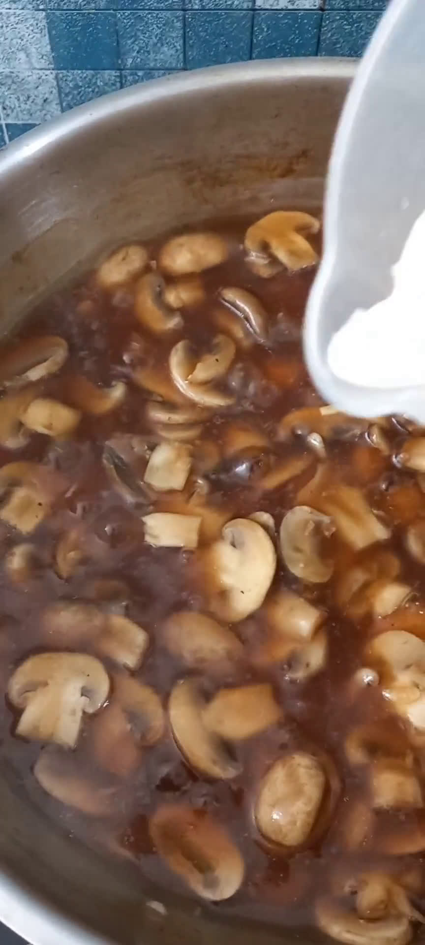 Foto langkah ke 5 dari resep Saus Jamur untuk Steak atau pasta.