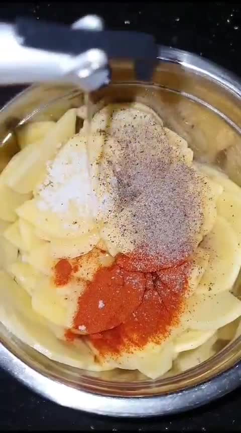 Foto langkah ke 2 dari resep Kashkaval Chicken Sarma.