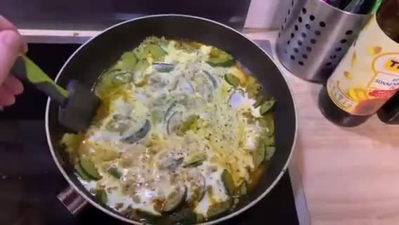 Szaftos, ízes cukkinis-húsos spagetti 🍝 recept fázis 4 fotója