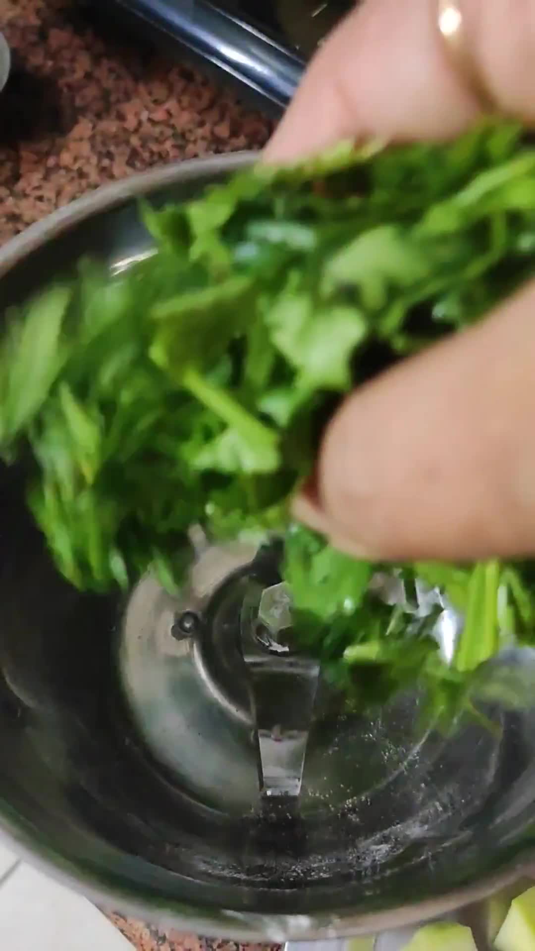 कच्चा आम धनिया चटनी रेसिपी चरण 3 फोटो