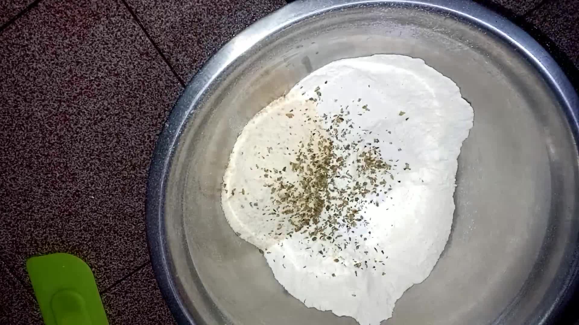 Foto del paso 2 de la receta: Galletitas de queso y aceitunas