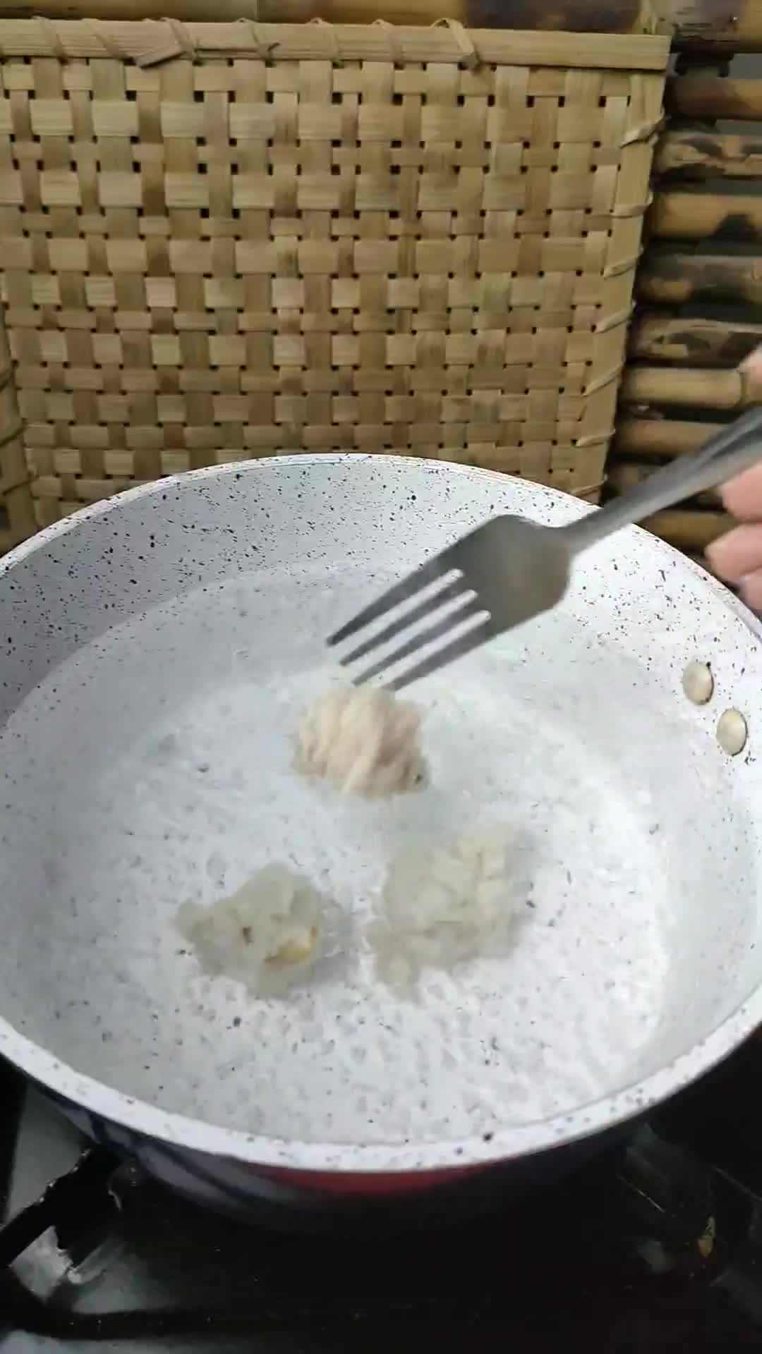 Foto langkah ke 4 dari resep Pentol Kriwil (864).
