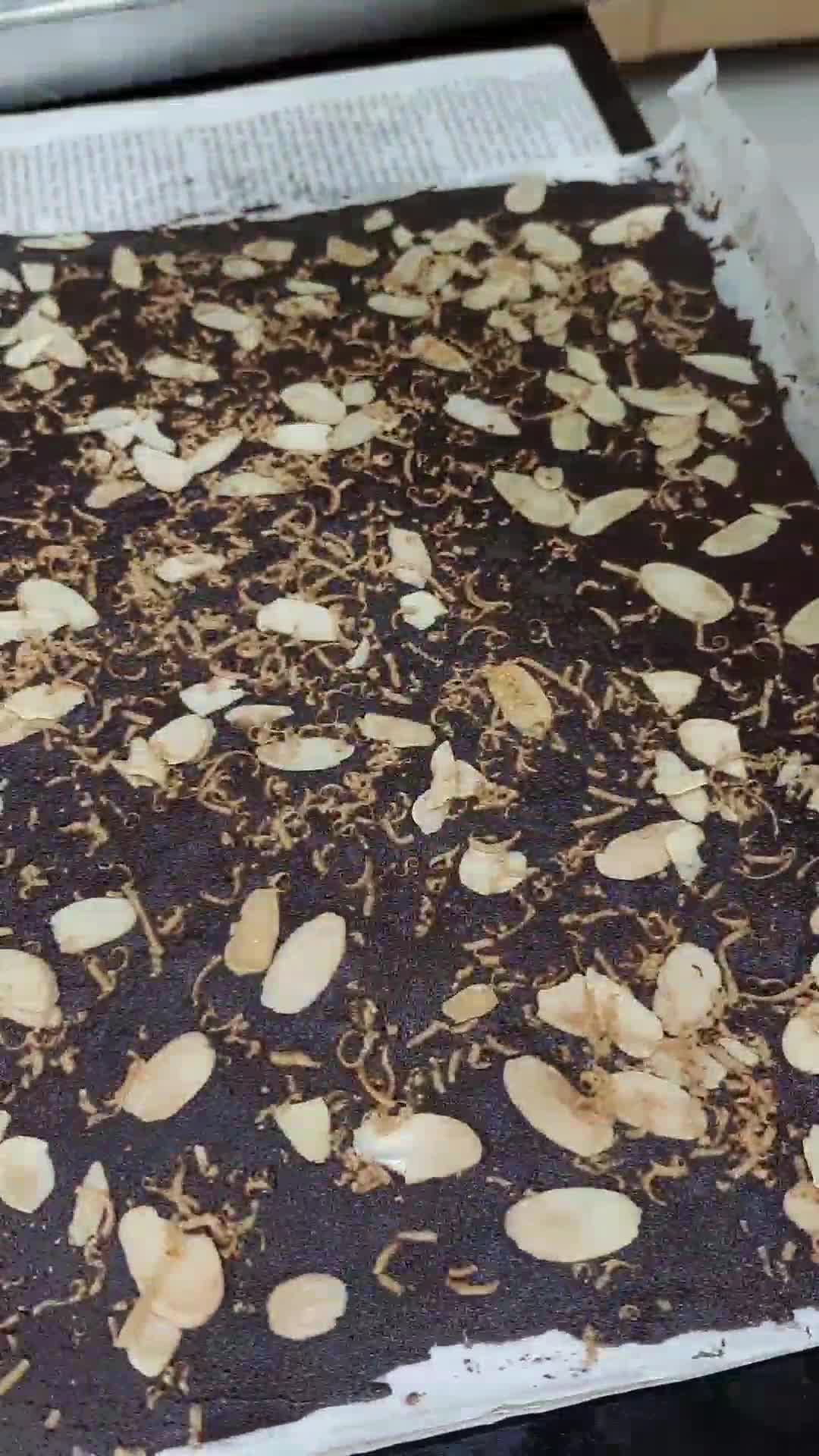 Foto langkah ke 4 dari resep Crispy Brownies (393).