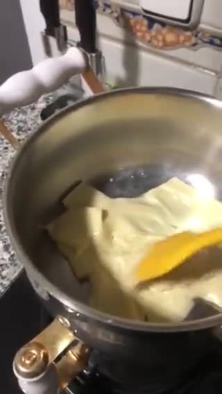 Foto del paso 2 de la receta: Tiramisú de chocolate blanco