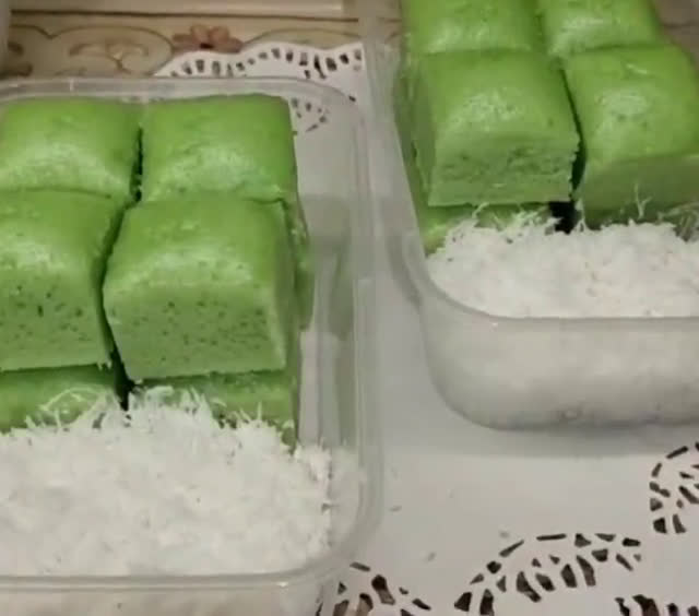 Foto langkah ke 8 dari resep 182. Apem Pandan Kukus.