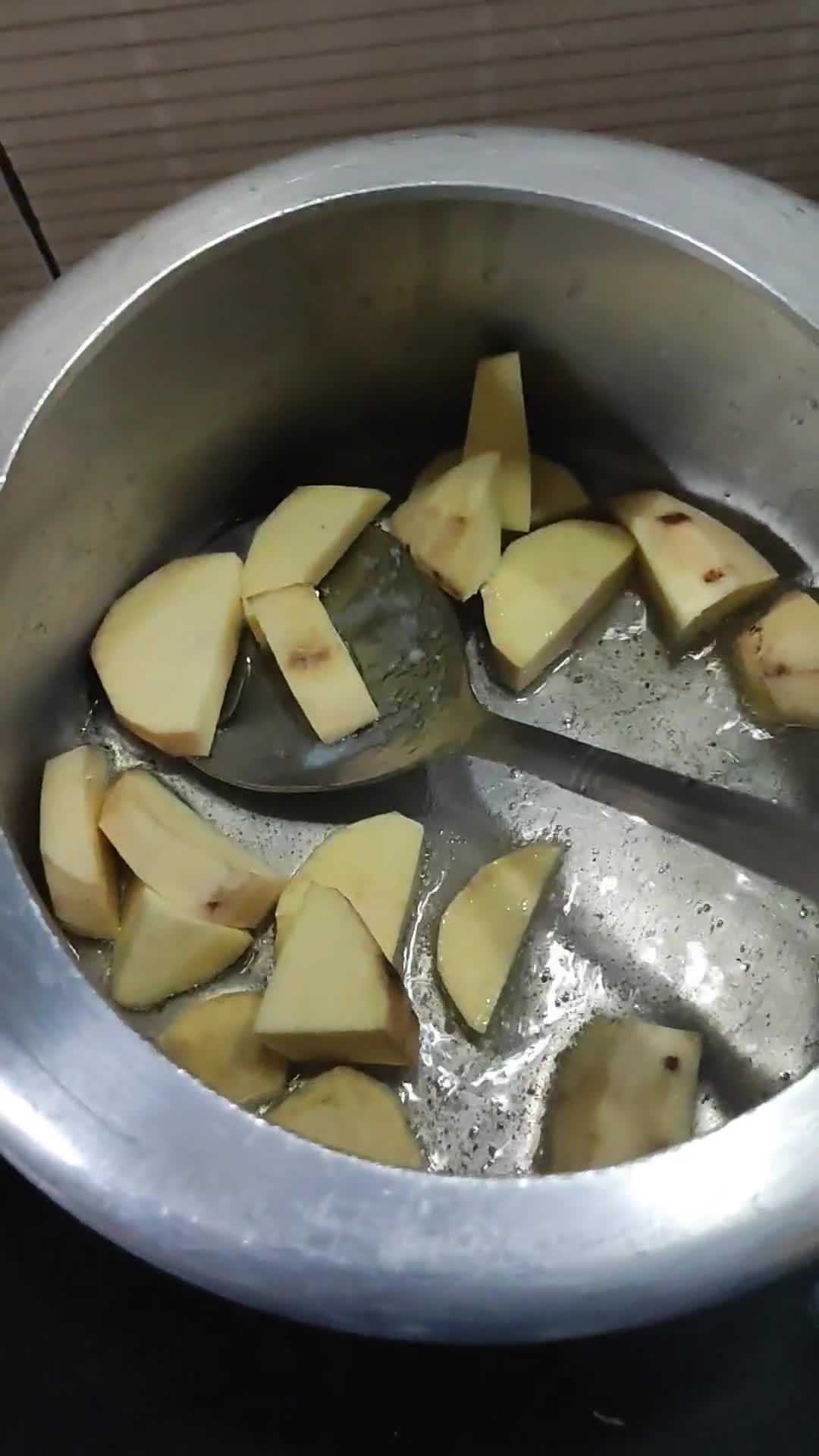 ङ्राईफ्रूटस स्वीट पोटैटो (Dryfruits sweet potato recipe in hindi) रेसिपी चरण 1 फोटो