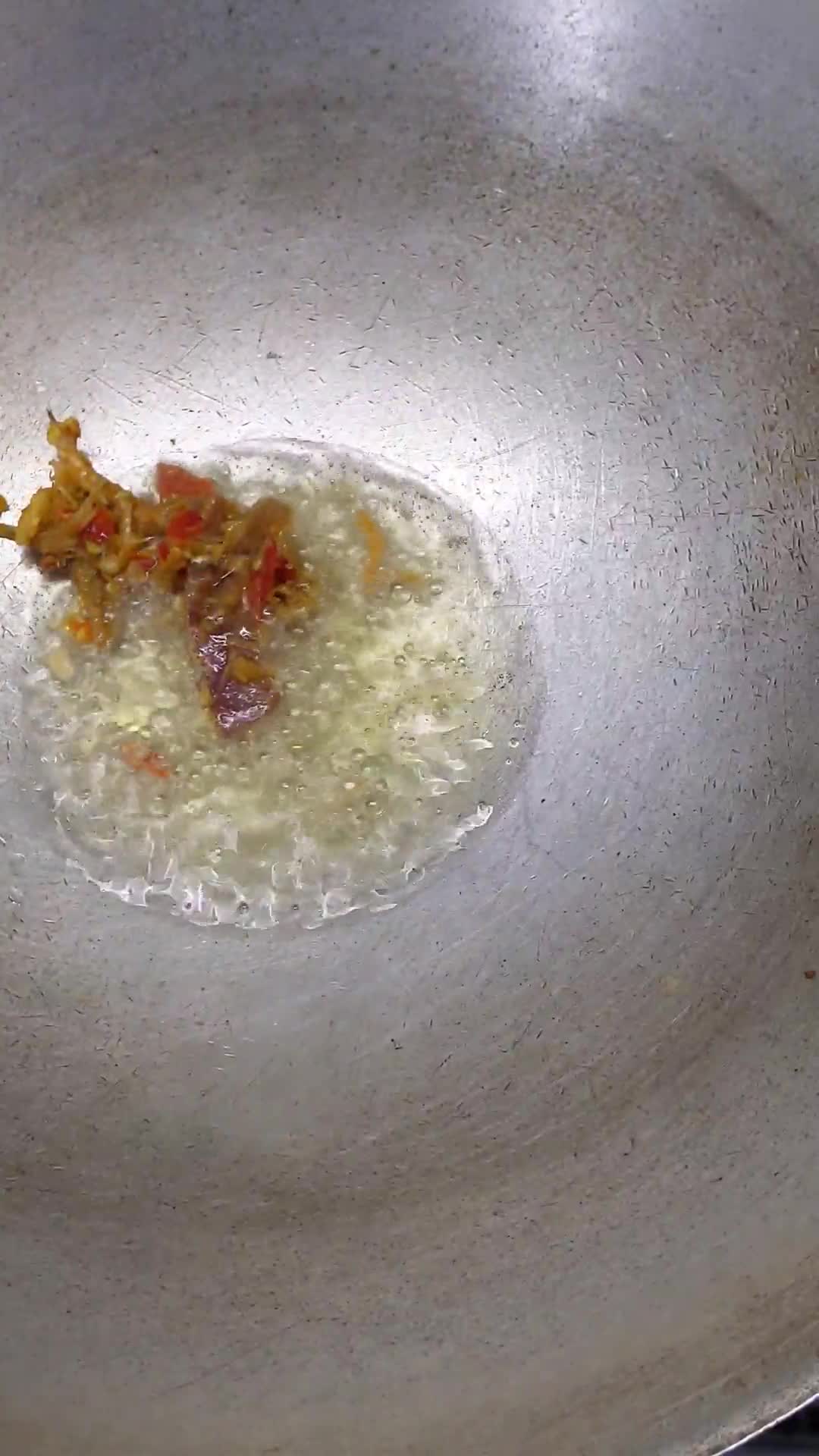 Gambar langkah 3 resipi Kangkung Belacan.
