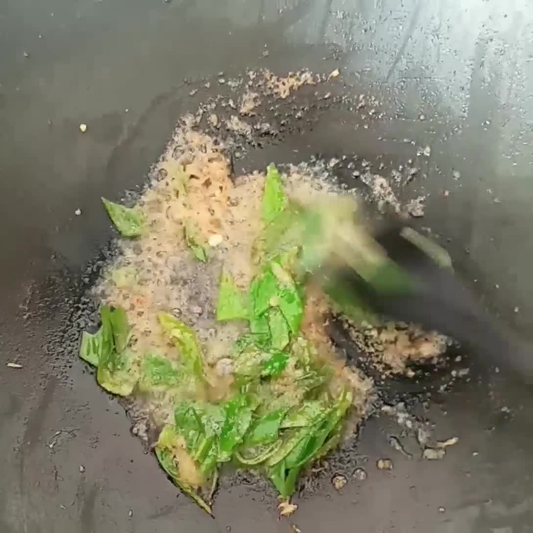 Foto langkah ke 2 dari resep Bakmi Goreng Bumbu Dasar Putih.