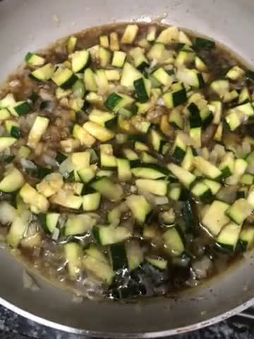 Foto del paso 2 de la receta: 144. Pimientos rellenos de soja y arroz con reducción de Pedro Ximenez (principal verdura)