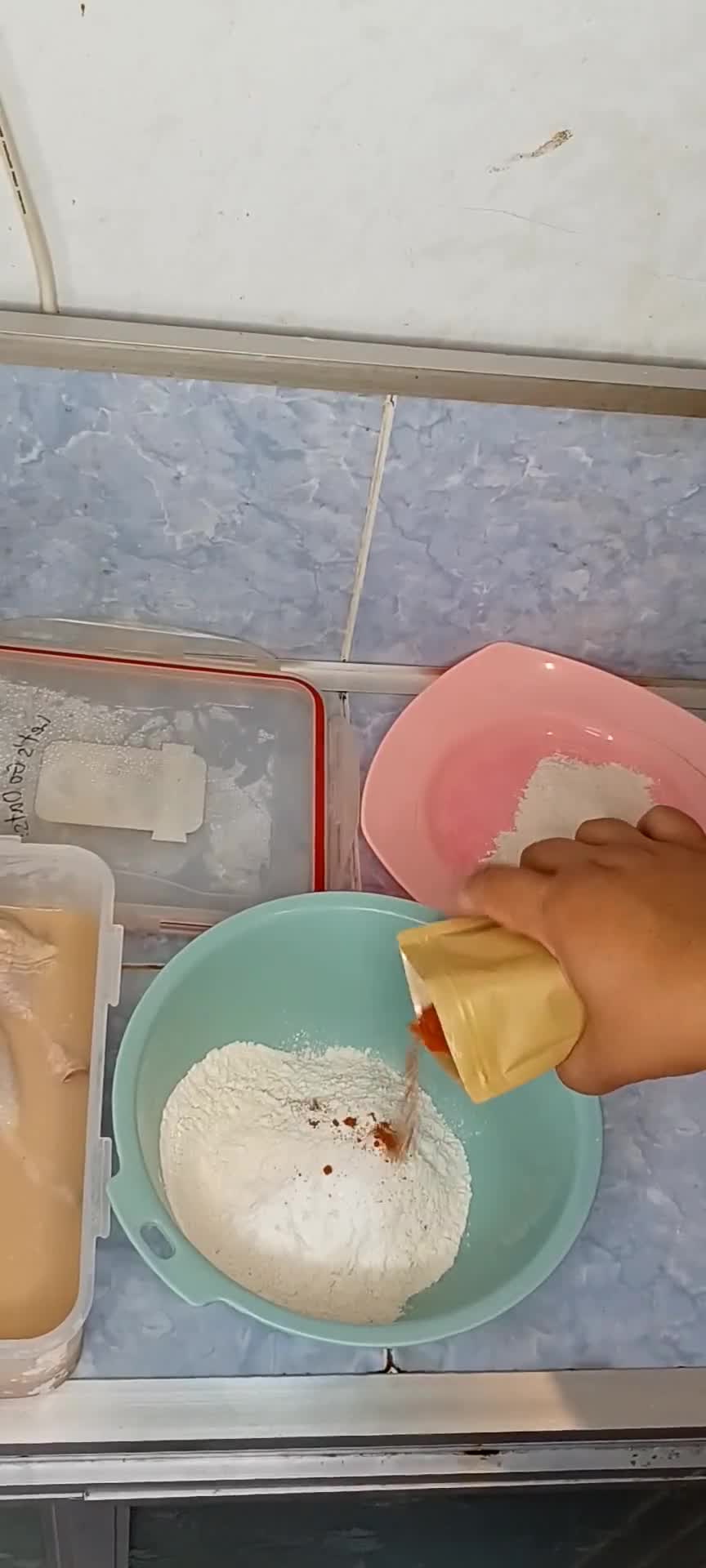 Foto langkah ke 4 dari resep Ayam Crispy Bumbu Instant.