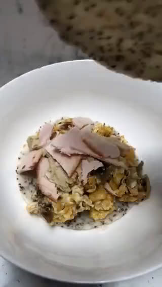 Foto del paso 5 de la receta: Sándwich de arepa con huevo a la Cata 💛