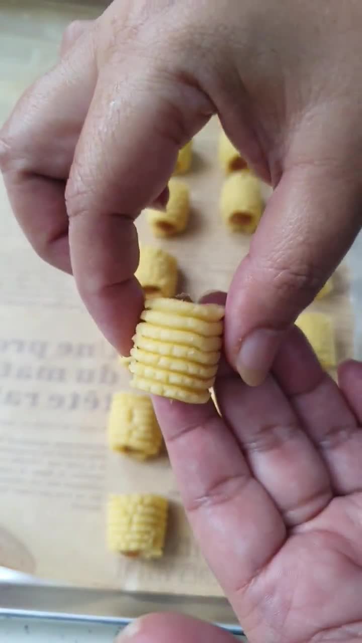 Foto langkah ke 4 dari resep 545. Nastar Gulung Singapore Lumer.