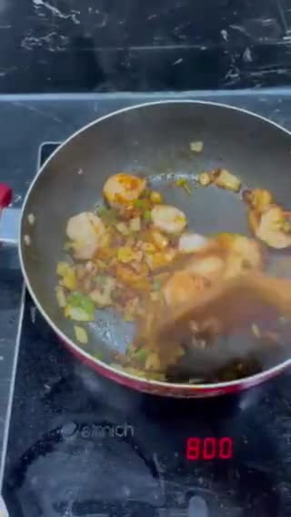 Hình bước làm 6 của món Tôm rim chua ngọt Hàn Quốc