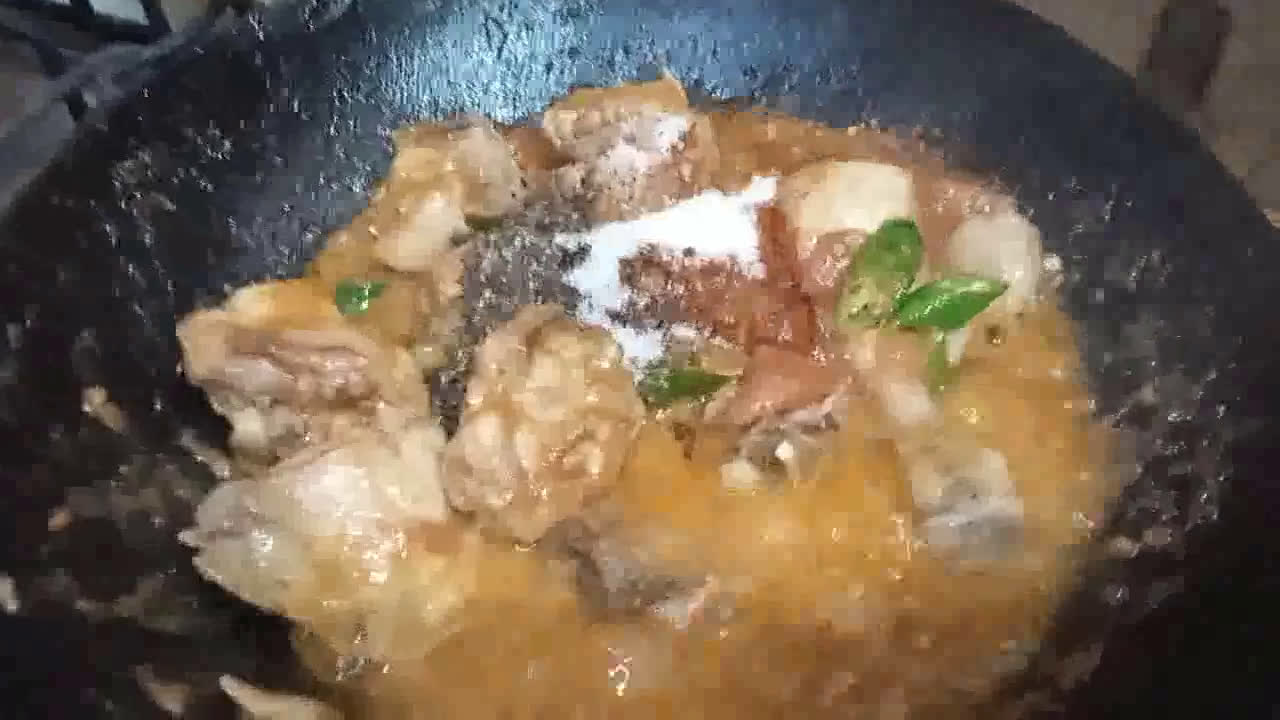 A picture of step 2 of Chicken charsi karahi.
