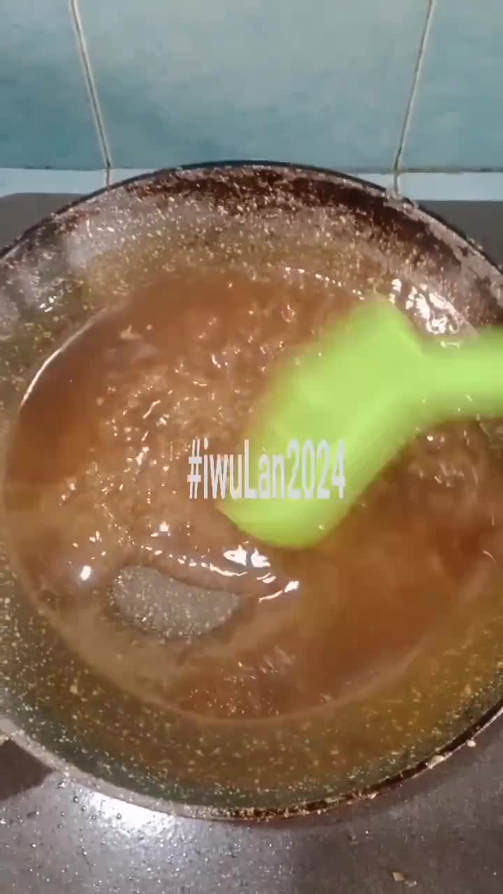 Foto langkah ke 4 dari resep Nasi Telor Hongkong.