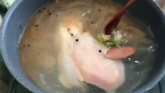 Gambar langkah 1 resipi Sopa de Lima 🇲🇽.