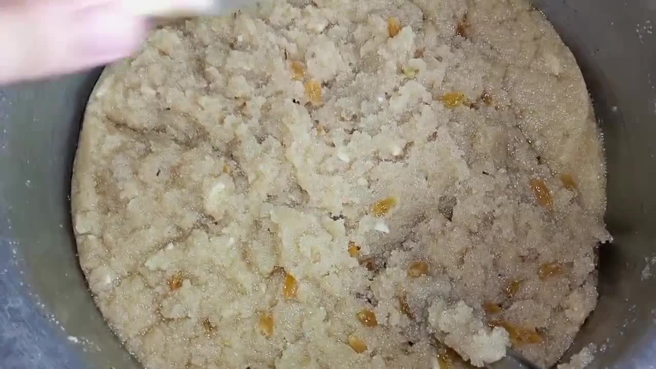 A picture of step 6 of Suji Ka Halwa💛🤤.