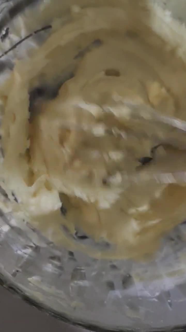 Foto langkah ke 3 dari resep Teddy Bear Butter Cookies.