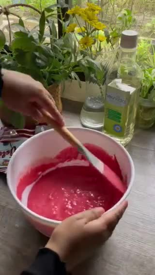 Gambar langkah 3 resipi Red Velvet Cake.