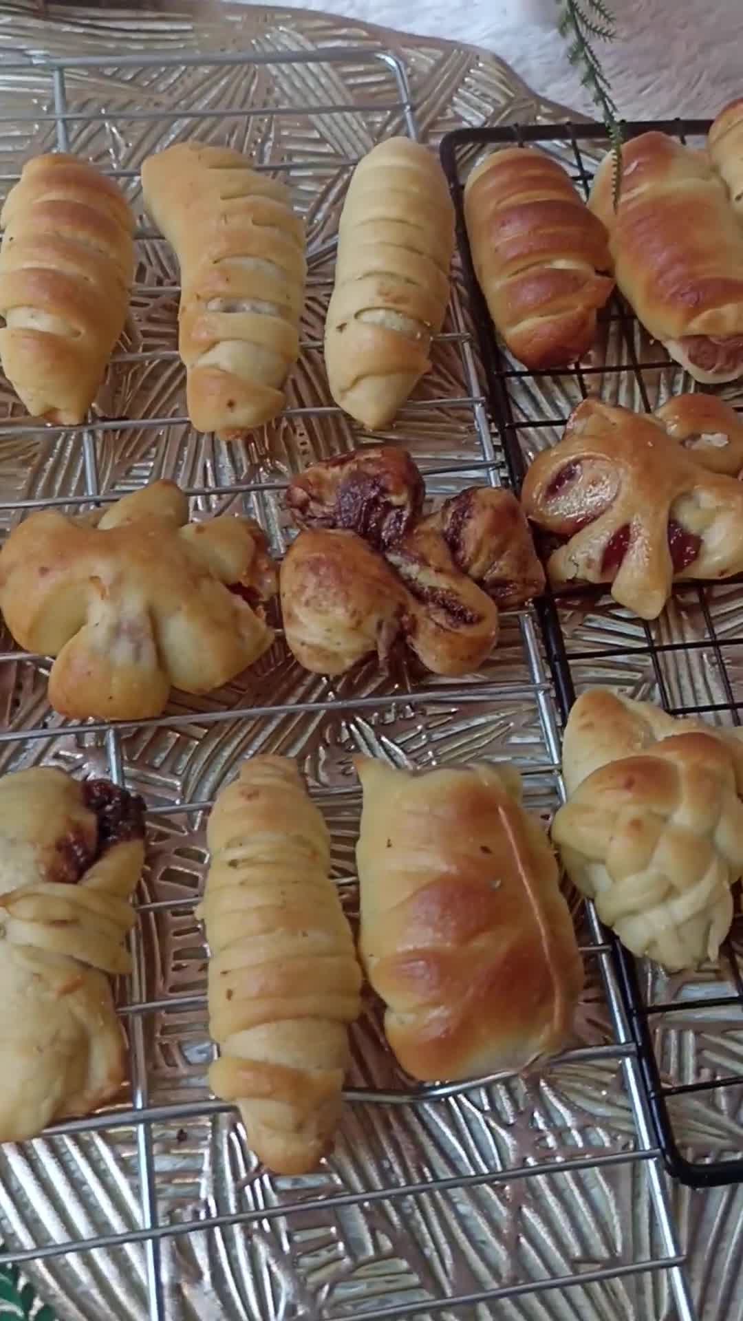 Foto langkah ke 14 dari resep Roti Unyil Karakter #130.