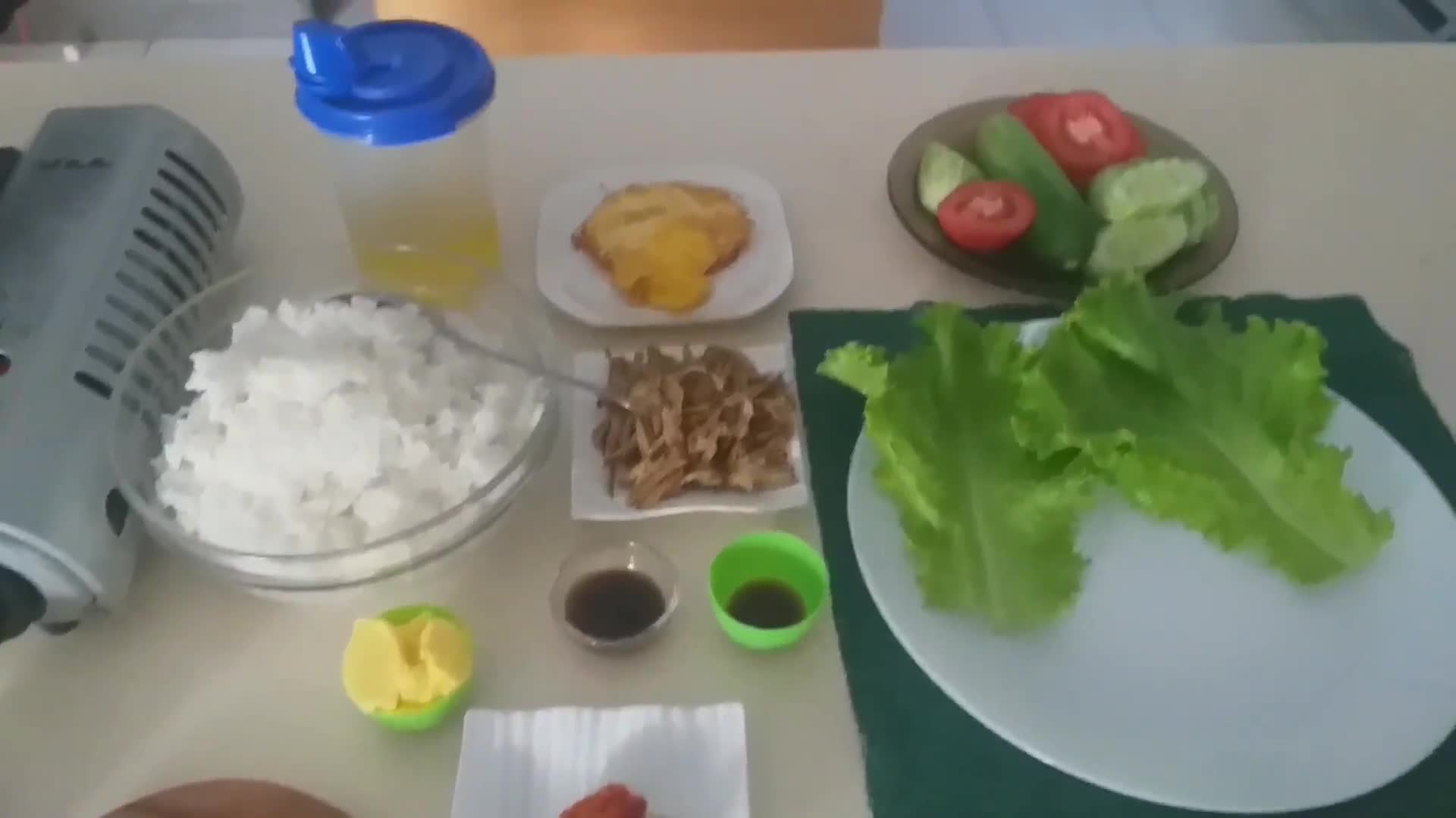 Foto langkah ke 2 dari resep 21. Nasi Goreng Kunyit.