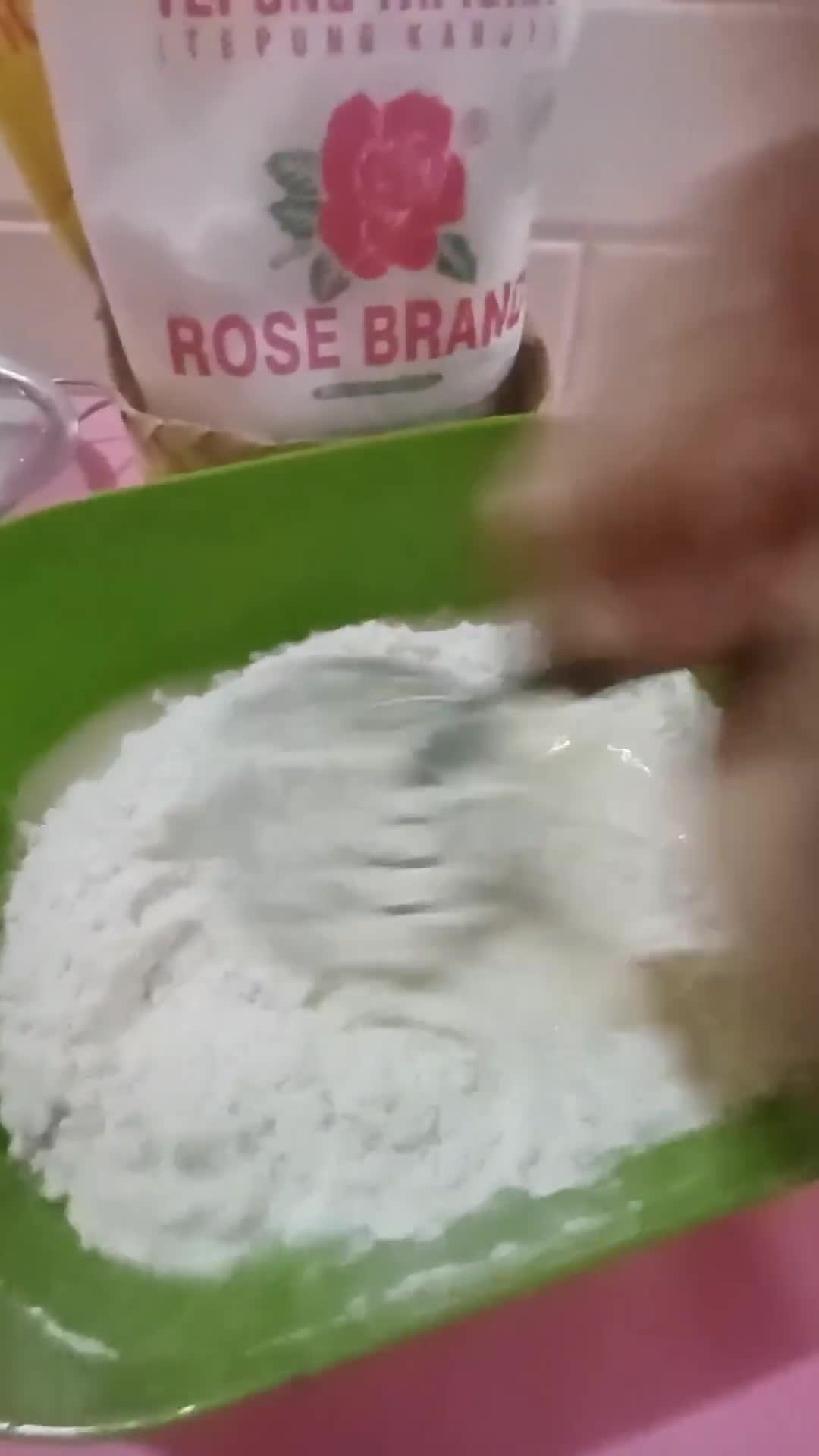 Foto langkah ke 2 dari resep Risoles Rogout Sayur.