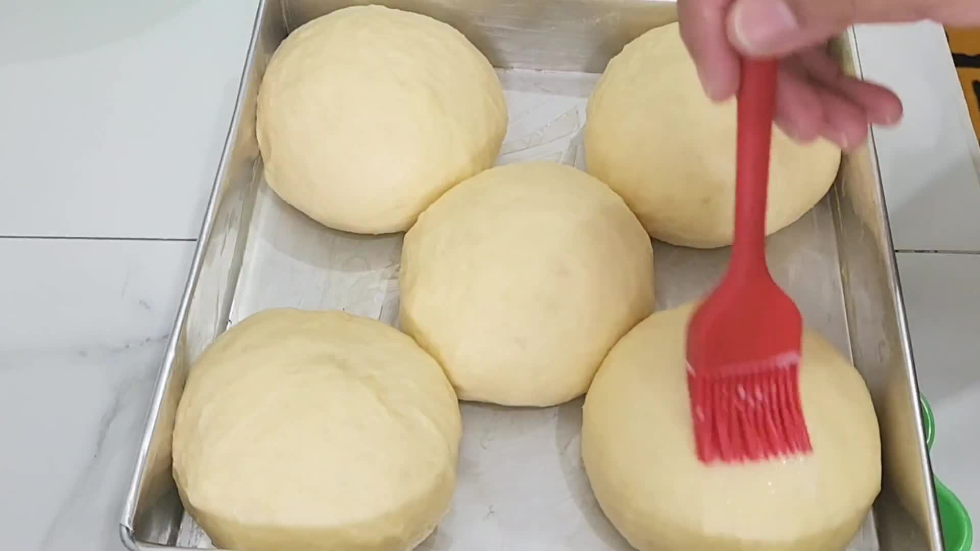 Foto langkah ke 5 dari resep Burger Buns.