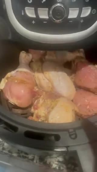A picture of step 1 of Fry chicken in air fryer.