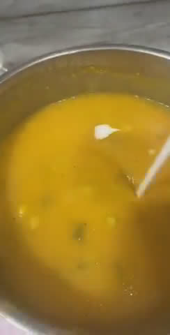 صورة لخطوة 3 من وصفة شوربة القرع (اليقطين) 🍲