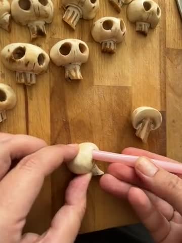 Foto del paso 1 de la receta: Mini pizzas fit terroríficas (con base berenjena)
