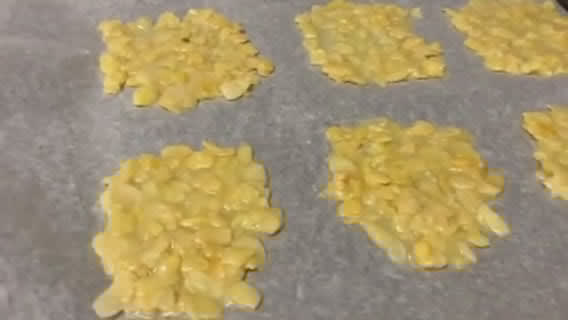 Foto del paso 3 de la receta: Tejas de almendras sin lactosa