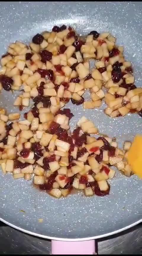 Foto langkah ke 2 dari resep Apple Caramel Cranberry Brioche.