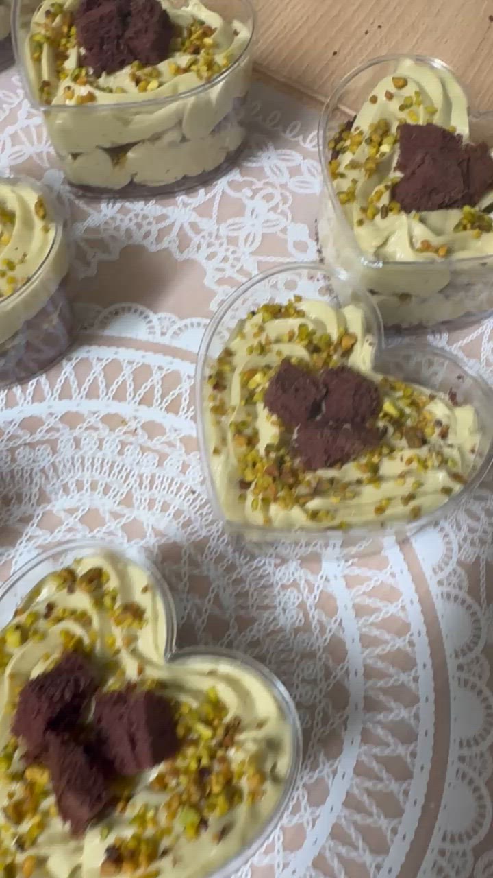 Foto del passaggio 10 della ricetta Tiramisù al Pistacchio
