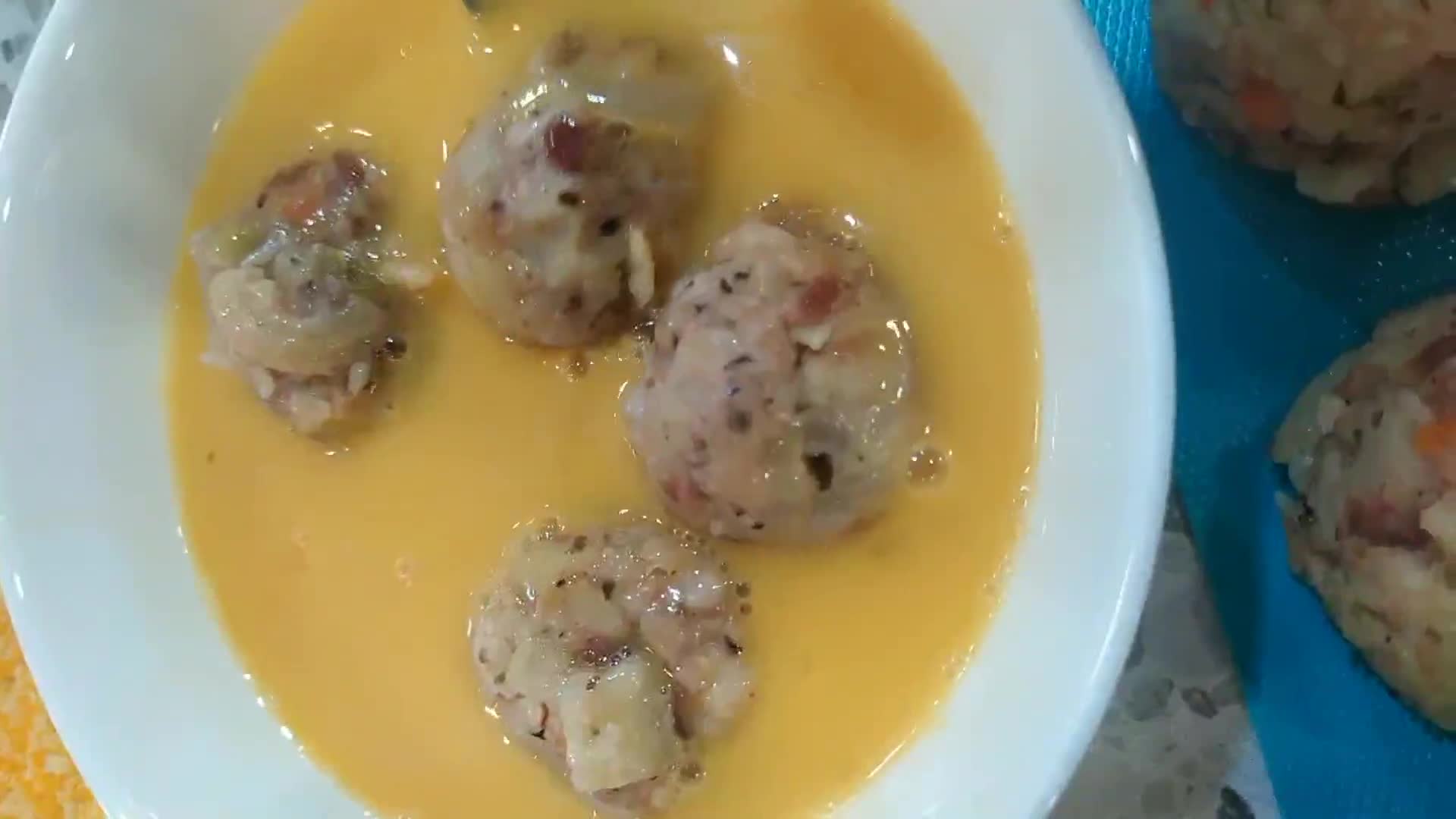 Foto langkah ke 5 dari resep Bola-Bola Makaroni Keju.