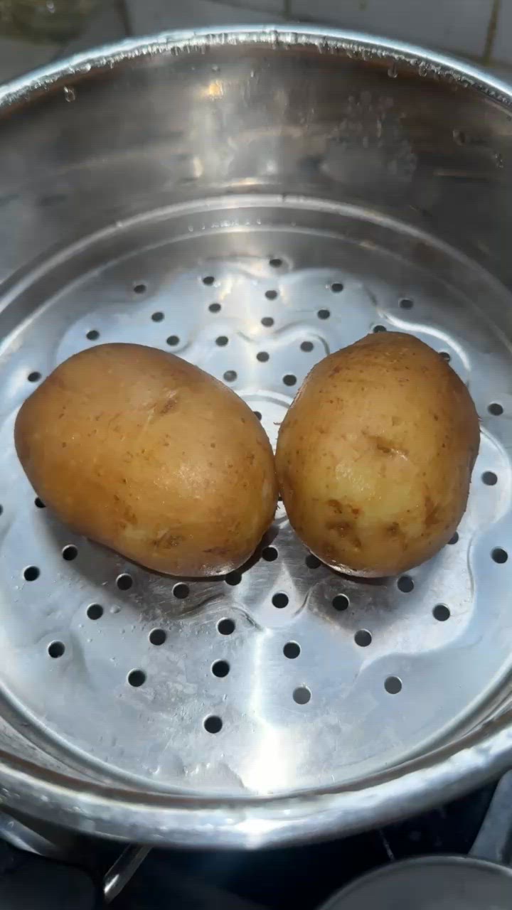 Foto langkah ke 1 dari resep Simple Mashed Potatoes.