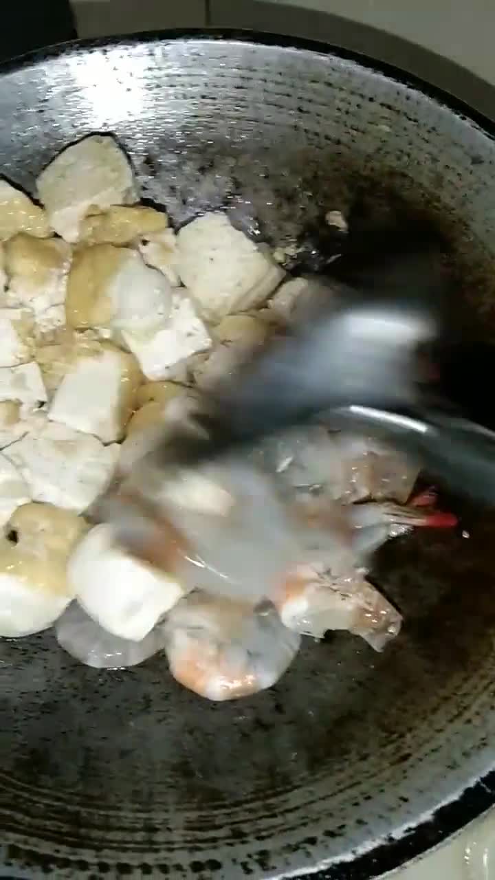 Foto langkah ke 3 dari resep Tumis Tahu Udang Saos Tiram.