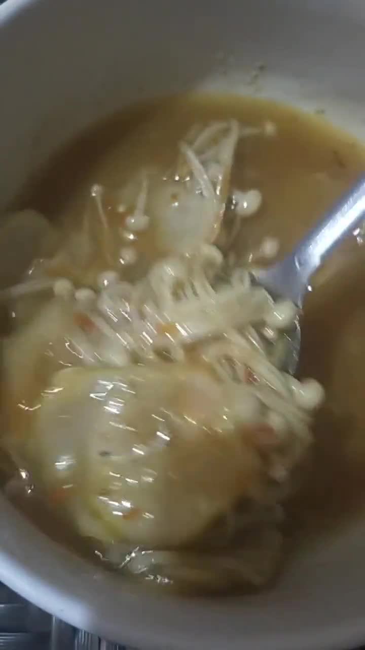 Foto langkah ke 5 dari resep Seblak dua bahan.