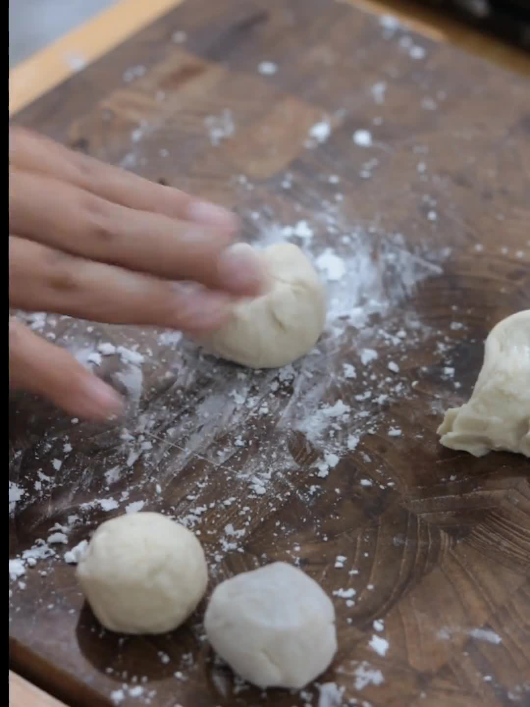 Foto langkah ke 5 dari resep Kulit Gyoza (Tanpa Mesin).