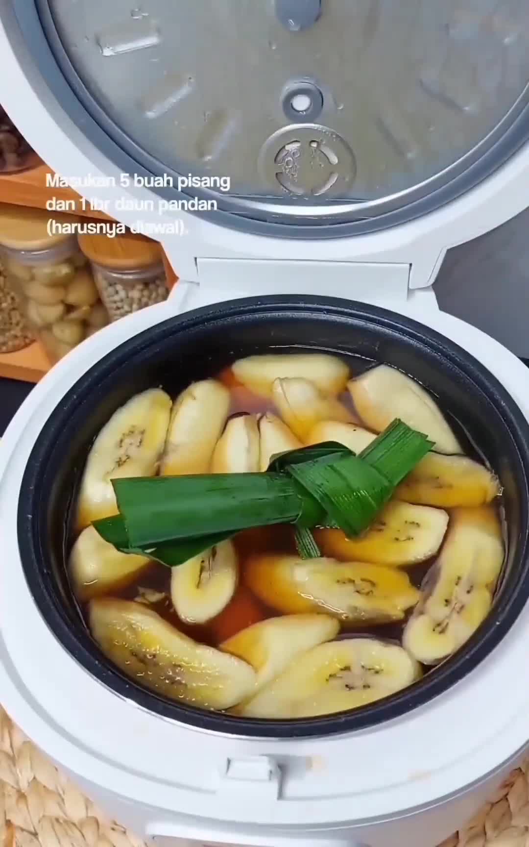 Foto langkah ke 2 dari resep Kolak Pisang Ubi Kuning.