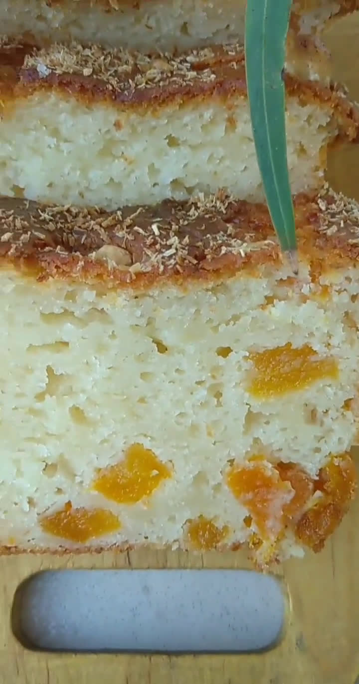 Φωτογραφία βήματος 10 της συνταγής Κέικ 🍞 με μπανάνα 🍌 και βερίκοκα 🥭 αποξηραμένα