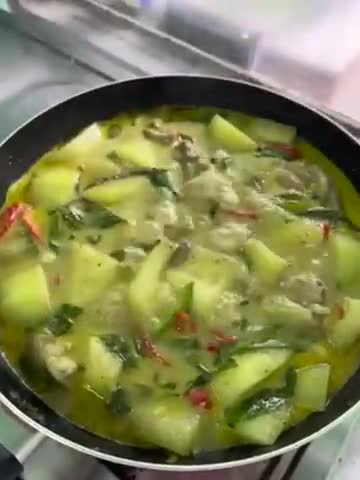 A picture of step 5 of Green Curry Chicken with Winter Melon.