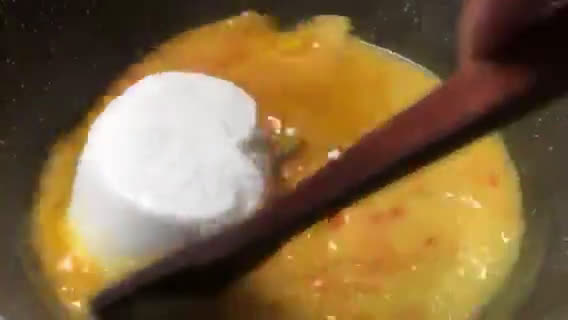 Gambar langkah 1 resipi Udang Masak Lemak Cili Api.