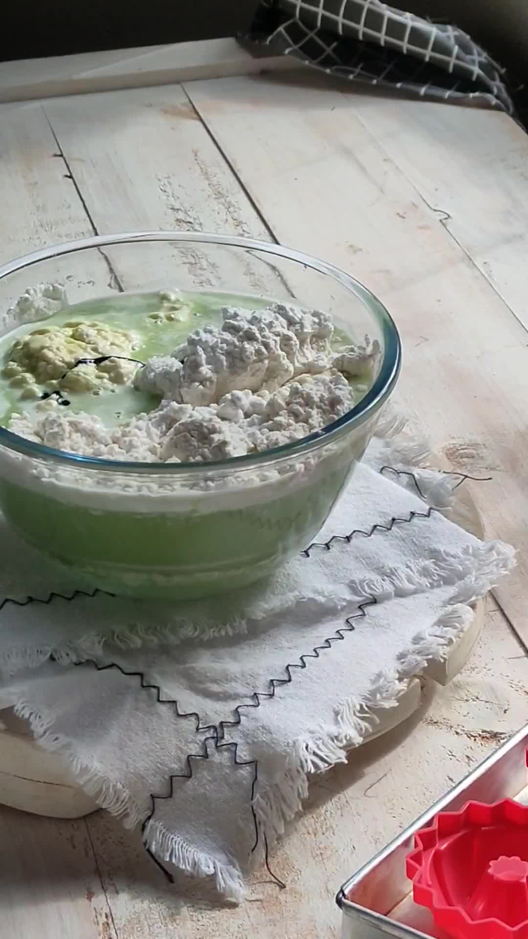 Gambar langkah 1 resipi Kuih Kaswi Pandan.